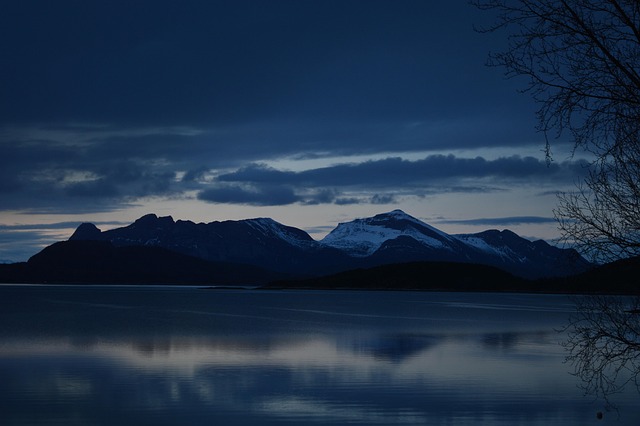 Free Mountains Hamarøy photo and picture
