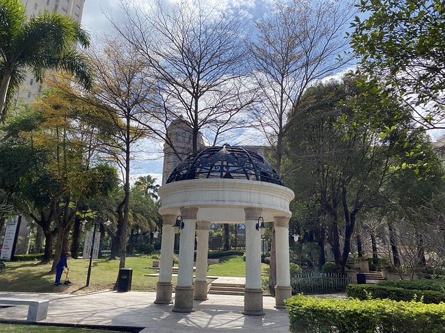 Cidade, Comunidade, Nuvem Branca