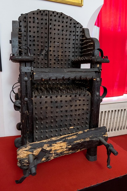 Mittelalterliche Folter Stuhl, Nägel
