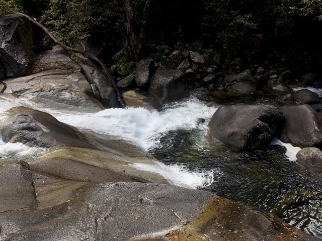 Free Water Rocks photo and picture