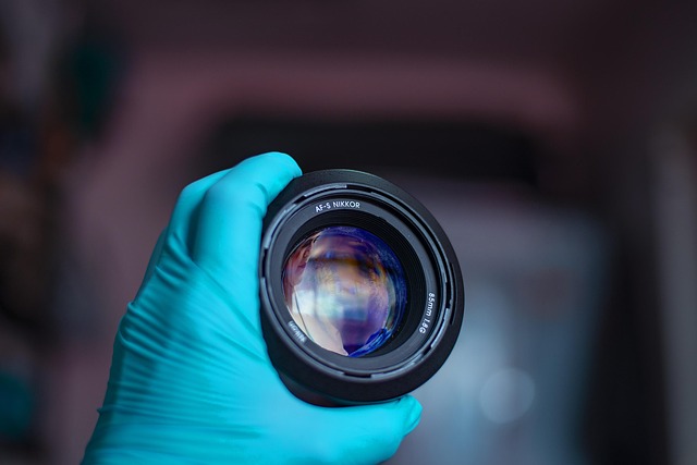 Free Nikon Lens Hand photo and picture