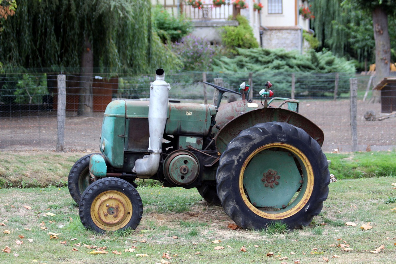 Tractor Raro Tractor Viejo Campo Rueda - Foto gratis en Pixabay