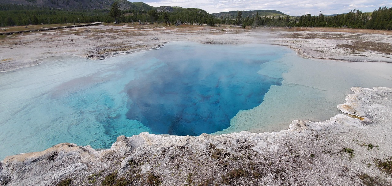 Yellowstone Park - free online jigsaw puzzle photo