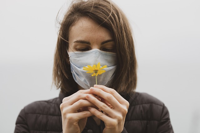 mask, coronavirus, quarantine, virus, epidemic, disease, covid-19, infection, medical, protection, pathogen, health, flu, hygiene, cleaning, daisy, romantic, spring, loneliness, nature, smell, smell, smell, smell, smell, smell