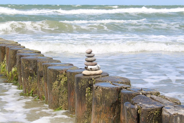 Ostsee, Steinturm, Wellen, Balance