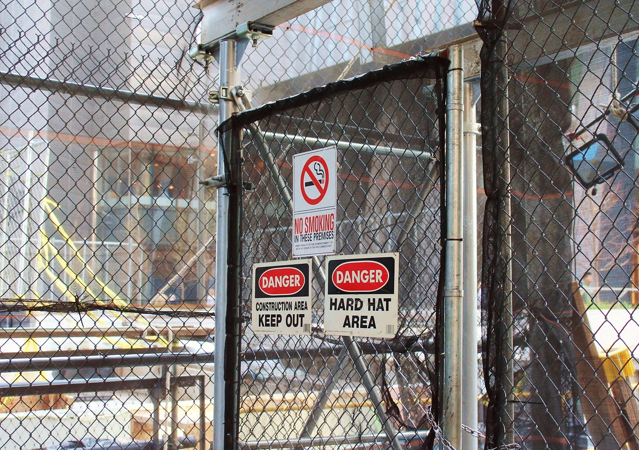 Fence Closed Warning - Free photo on Pixabay