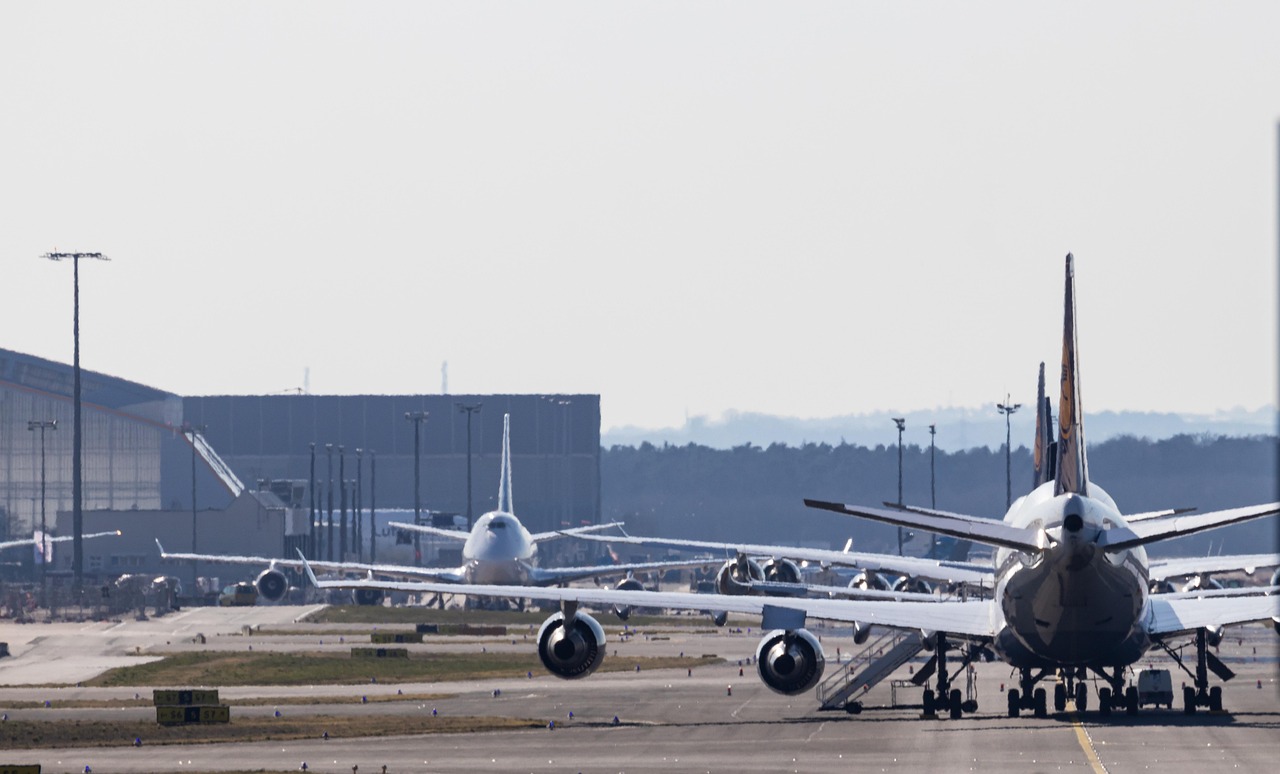 Airplane - free online jigsaw puzzle photo