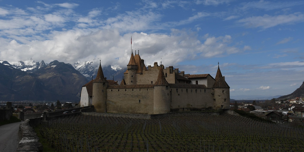 Castle - free online jigsaw puzzle photo