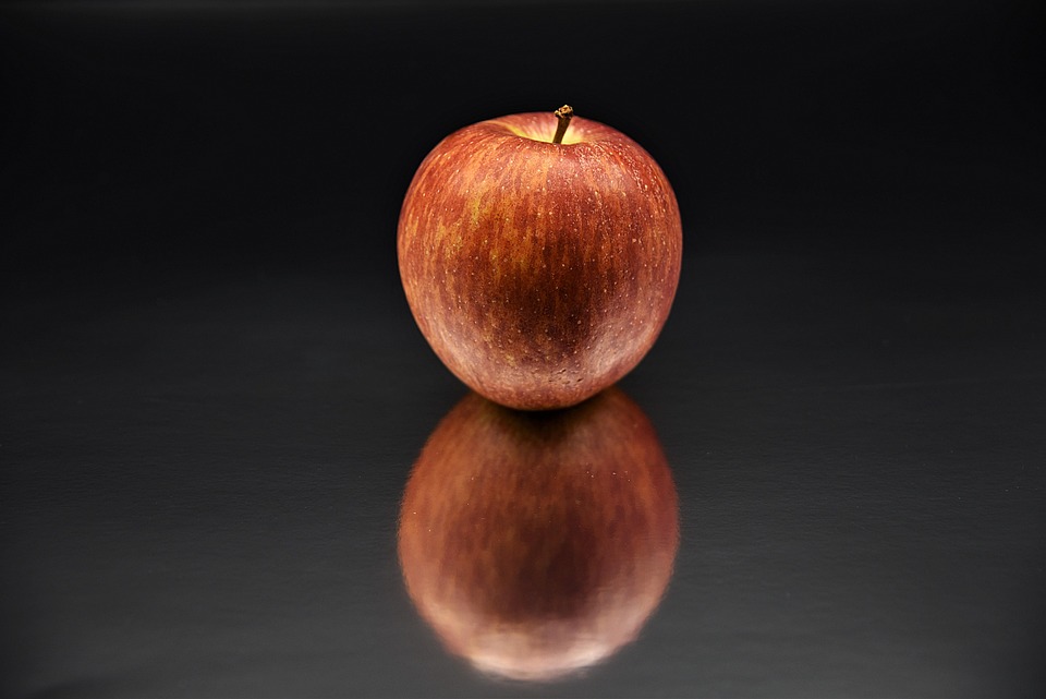 Apple Vision Pro Price Challenges Enterprise Adoption amid Sales Decline - News Directory 3