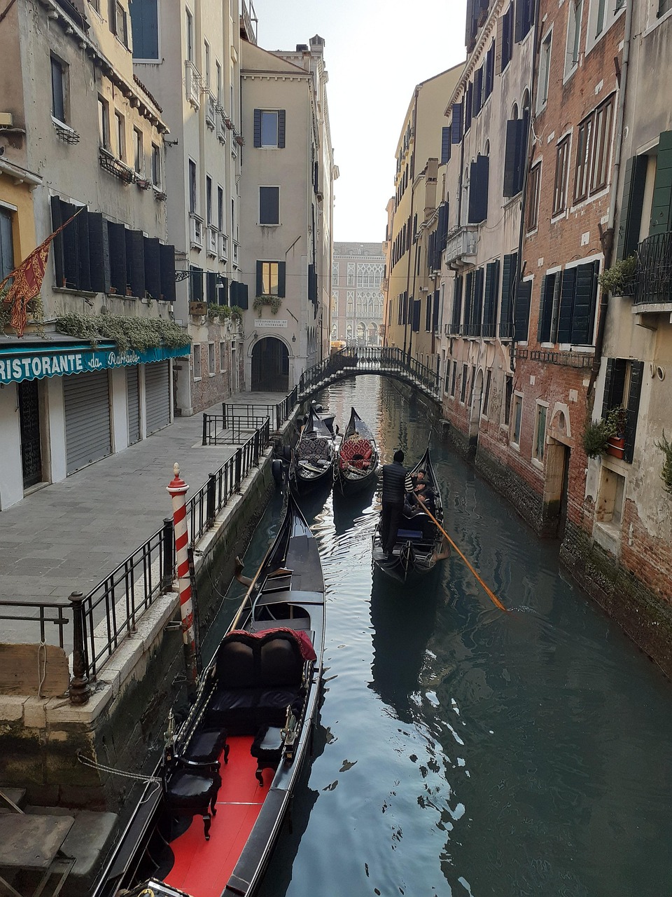gondolas-5030586_1280.jpg