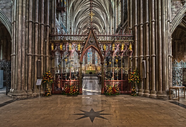 Free Lichfield Cathedral photo and picture
