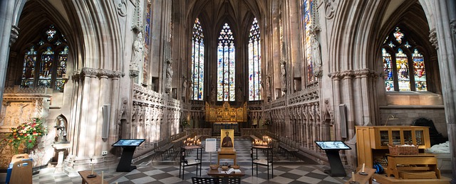 Free Lichfield Cathedral photo and picture