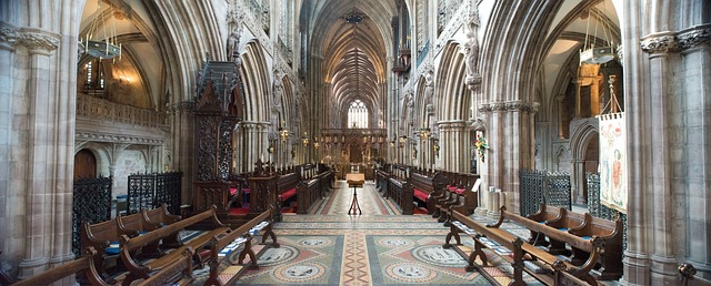 Free Lichfield Cathedral photo and picture