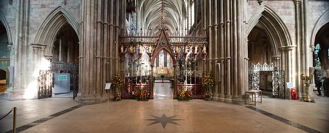Free Lichfield Cathedral photo and picture