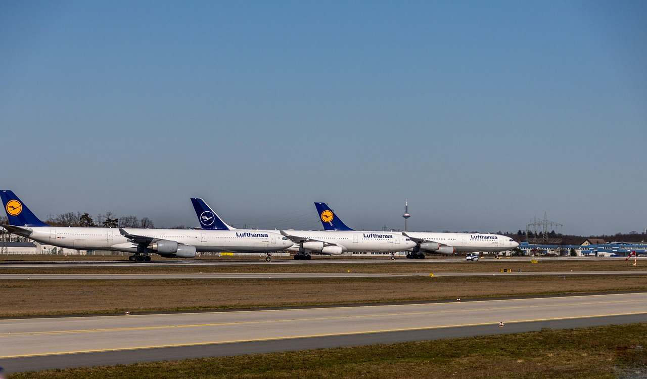 Airplane - free online jigsaw puzzle photo