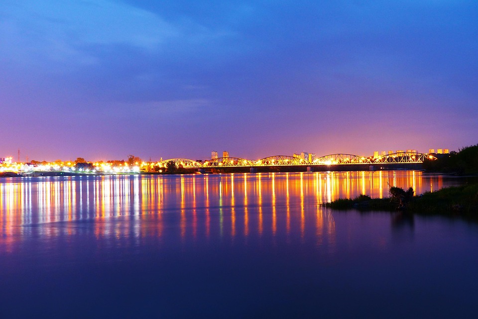 bridge-lagoon-5052680_960_720.jpg