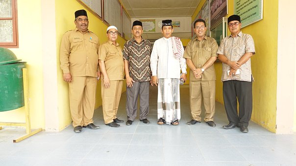 Kepala Sekolah, Foto Sideprojekt Med