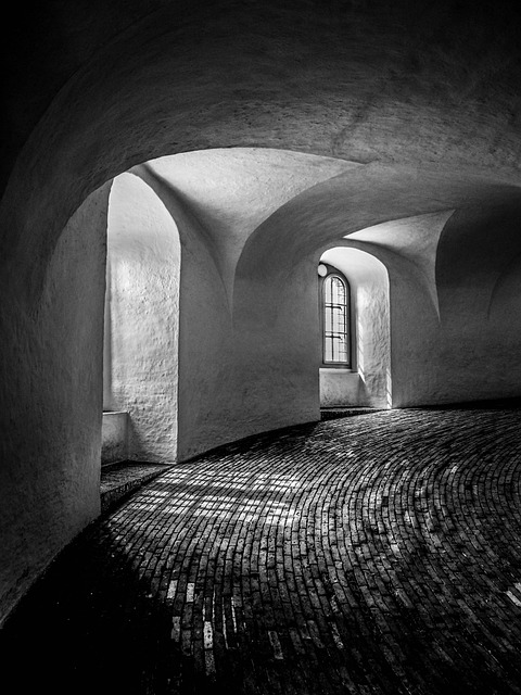 Free Window Building photo and picture