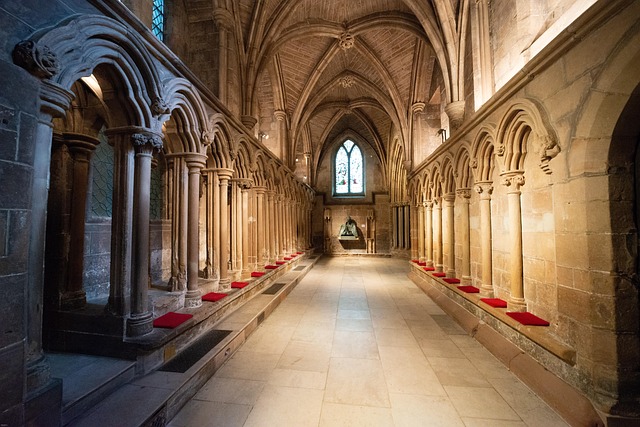 Free Lichfield Cathedral photo and picture