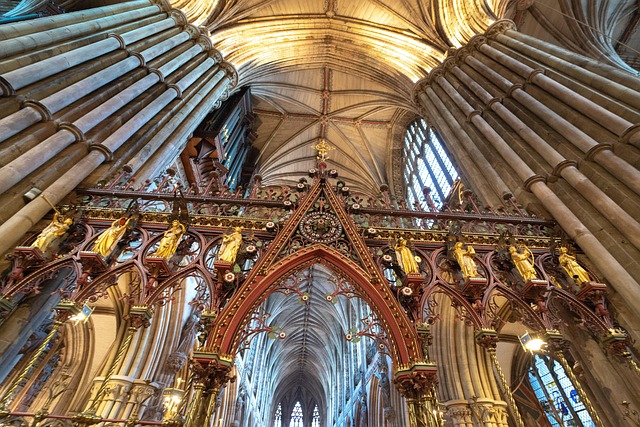 Free Lichfield Cathedral photo and picture
