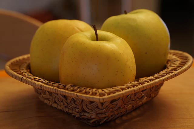 Free Apples Apple photo and picture
