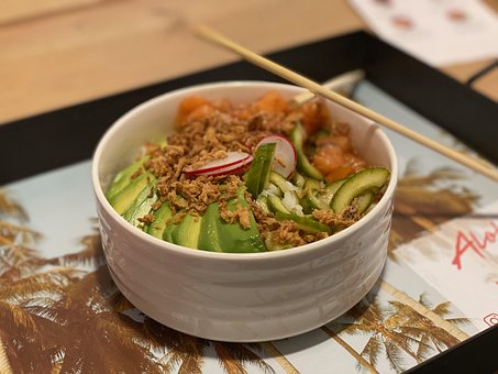 Poke Kom, Rijst, Por, Salade, Maaltijd