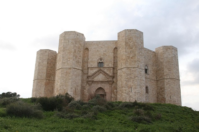 Free Castel Del Monte Federico Ii photo and picture