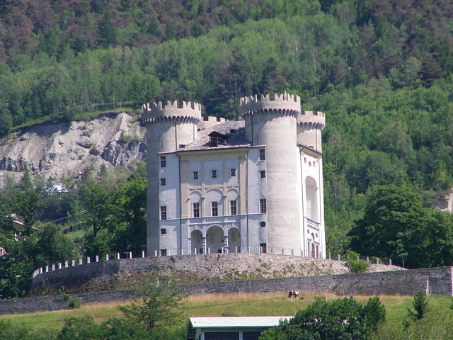Free Castle Mountains photo and picture