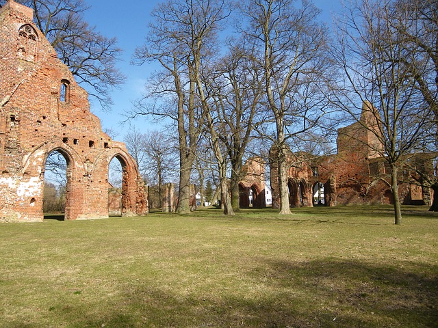 Free Ruin Church photo and picture
