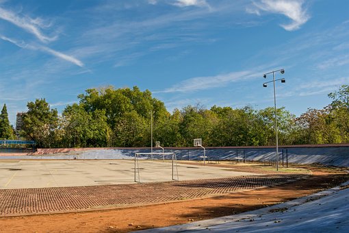 Campo De Los Deportes, Soleado