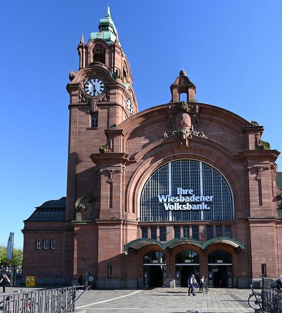 Free Wiesbaden Central Station photo and picture