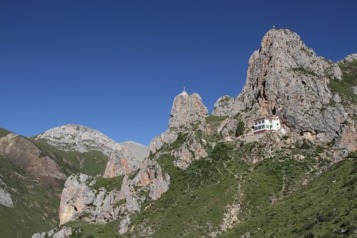 Alpine Construcción, Naturaleza, Templo