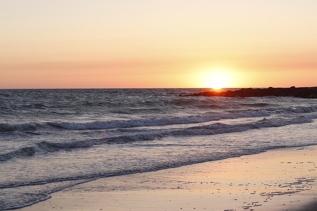 Free Sun Sea photo and picture