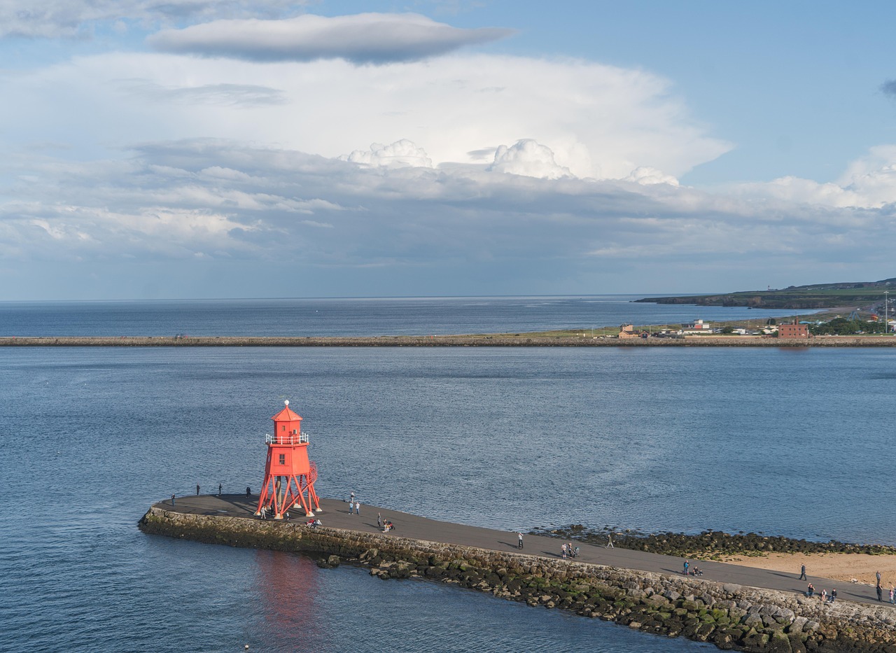 Tyne Lighthouse - free online jigsaw puzzle photo