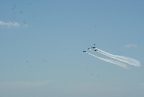 Chorros, Ángeles Azules, Aeronave