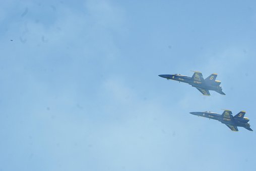 Ángeles Azules, Chorros, Equipo