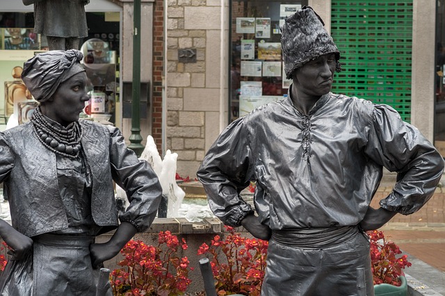Free Statue Two Peoples photo and picture