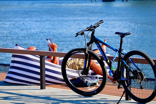 Waterside, Sonnenbaden, Buch Lesen