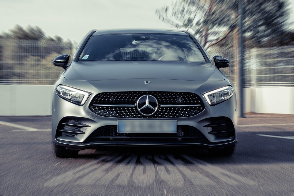Mercedes-Benz Launches New Apple Watch App for Real-Time Vehicle Management - News Directory 3