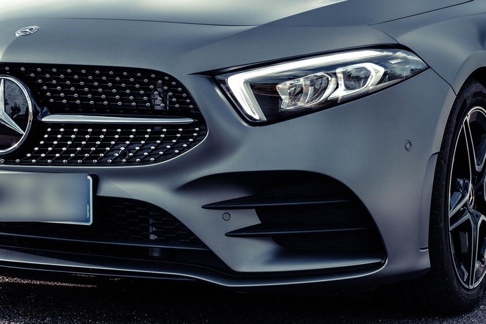 Mercedes-Benz Brings Mobile App Features to Apple Watch for Enhanced Vehicle Interaction - News Directory 3