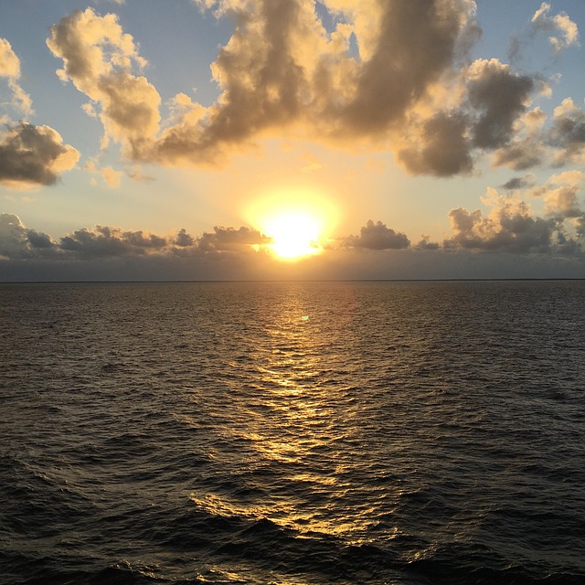 Free Sun Sea photo and picture