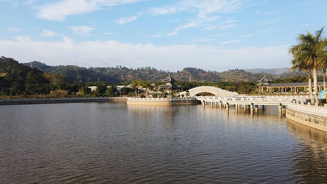 Free Lake Sunny Days photo and picture