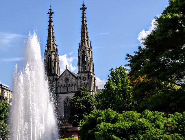 Kirke, Sommer, Vand Springvand