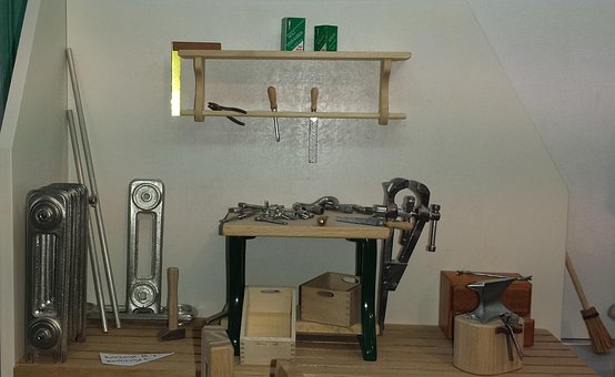Free Dolls Houses Workshop photo and picture