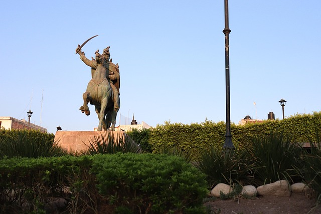 Free Statue Hedges photo and picture