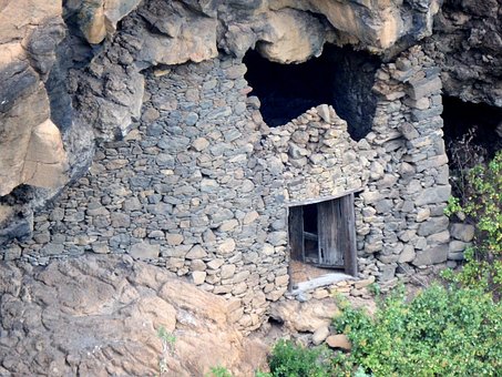 Free Cueva Del Tendal Archaeological Park photo and picture