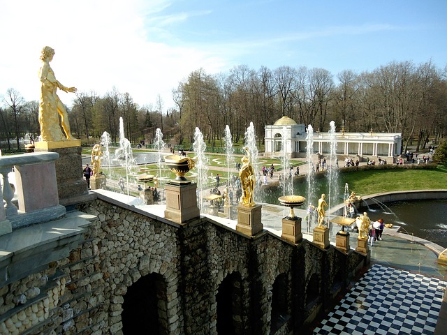 Free Peterhof St Petersburg photo and picture