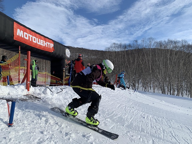 Free Snowboarding Snowboard photo and picture
