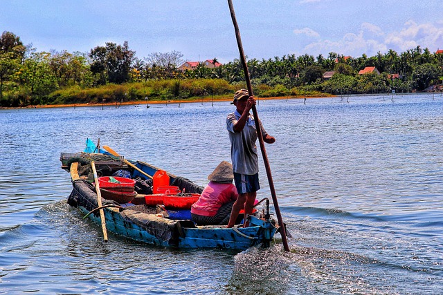 Vietnam, hoi on, to travel and boat — photo by Tho-Ge