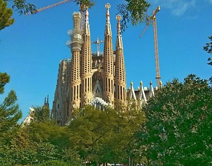 Free Basilica Barcelona photo and picture